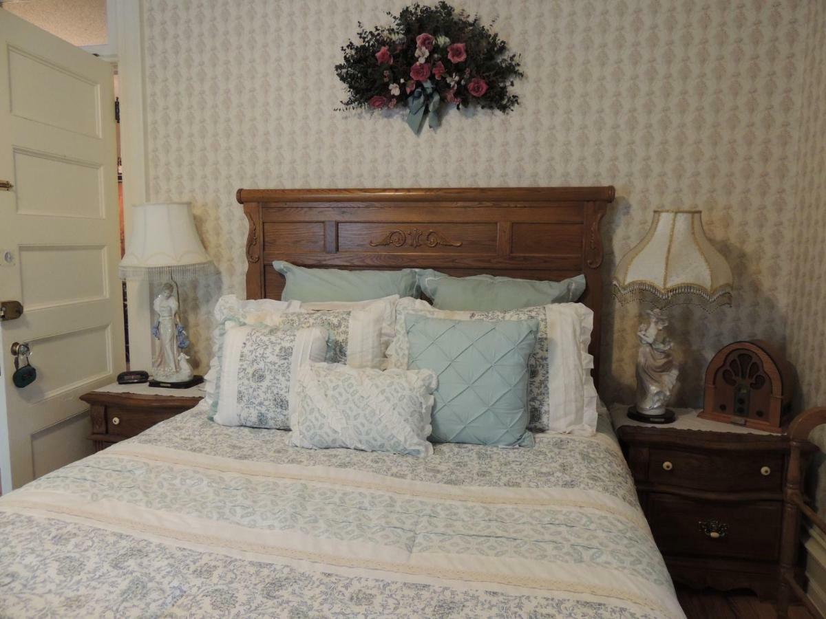 Brookview Manor Inn Canadensis ภายนอก รูปภาพ
