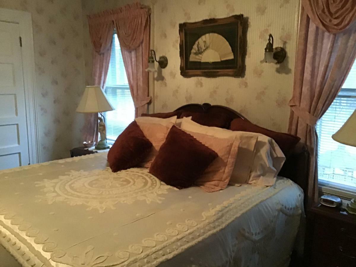 Brookview Manor Inn Canadensis ภายนอก รูปภาพ