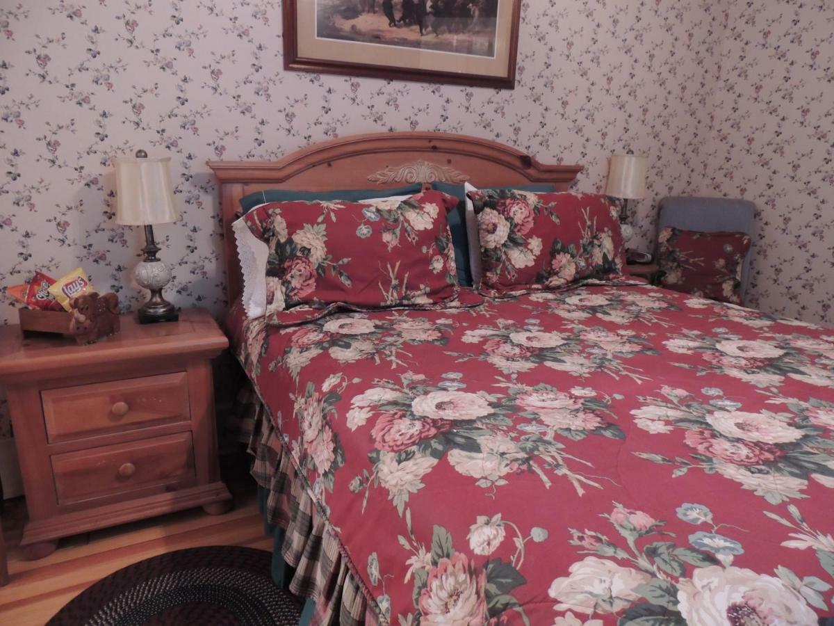 Brookview Manor Inn Canadensis ภายนอก รูปภาพ