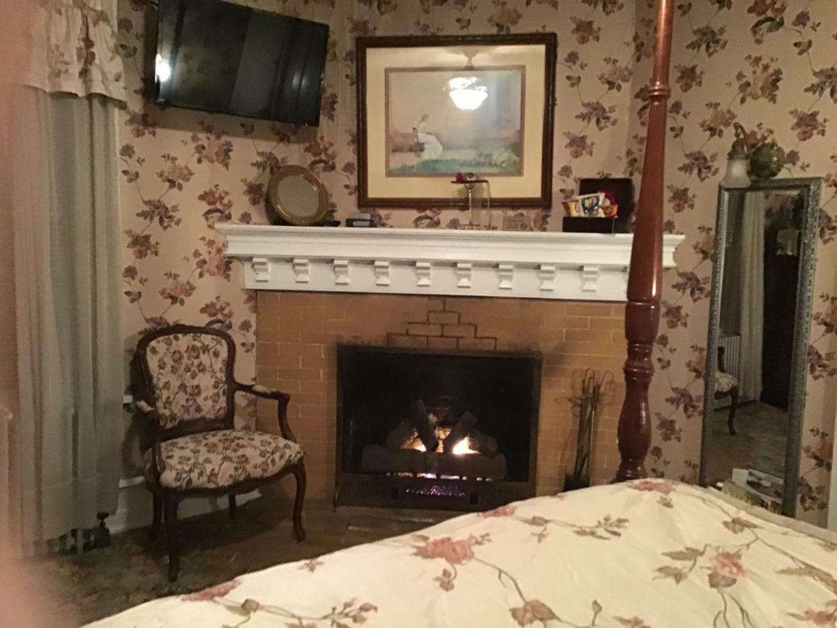 Brookview Manor Inn Canadensis ภายนอก รูปภาพ